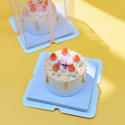 Mini Gâteau Fraise & Crème – Gâteau Miniature en Argile Fait Main