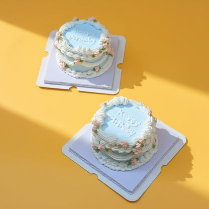 Mini Gâteau d’Anniversaire Vintage – Décoration en Argile, Fait Main
