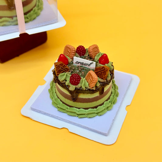Mini Gâteau Vintage en Argile – Cake Décoratif Fait Main (Thème : Matcha & Chocolat)