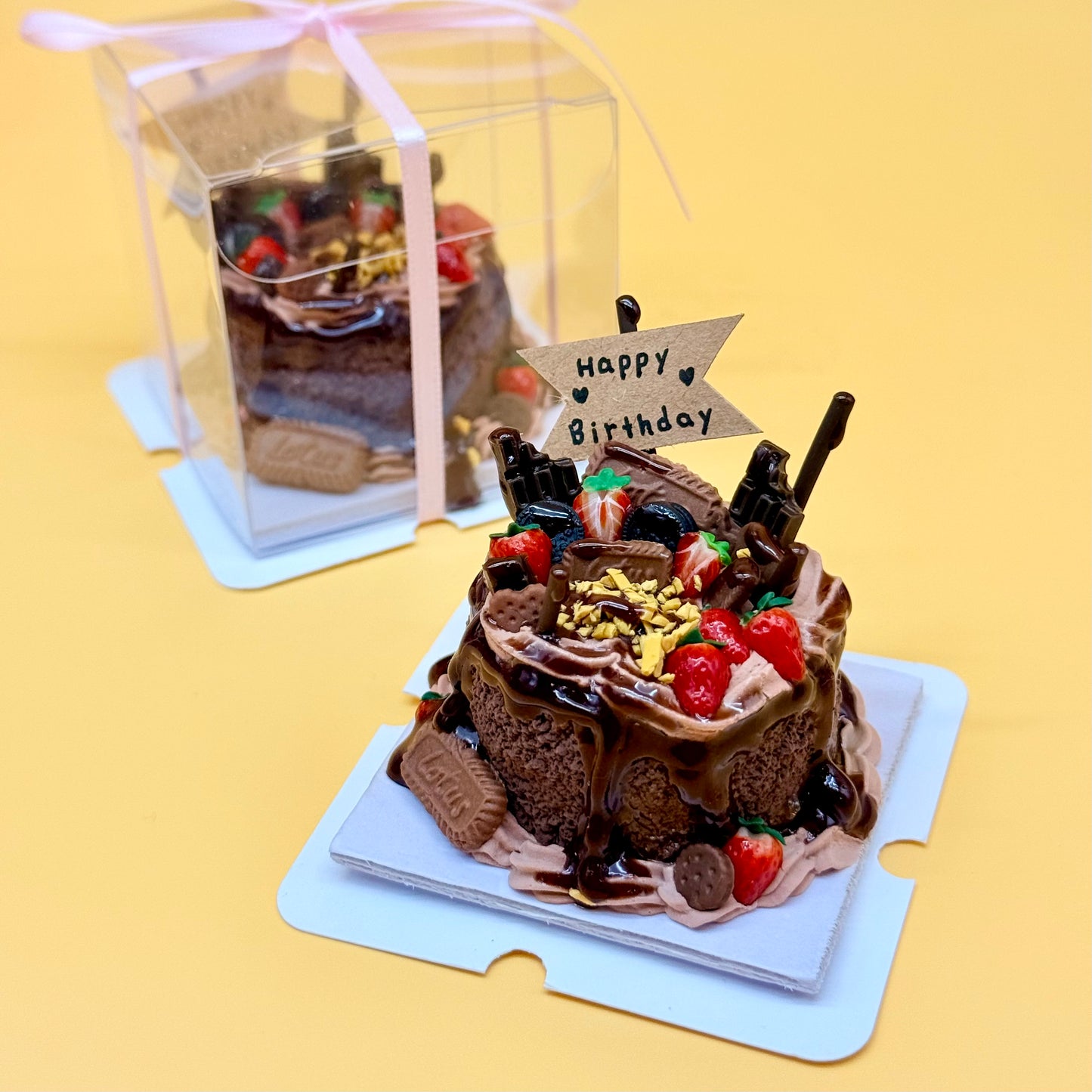 Mini Gâteau d'Anniversaire Chocolat Gourmand en Argile – Fait Main