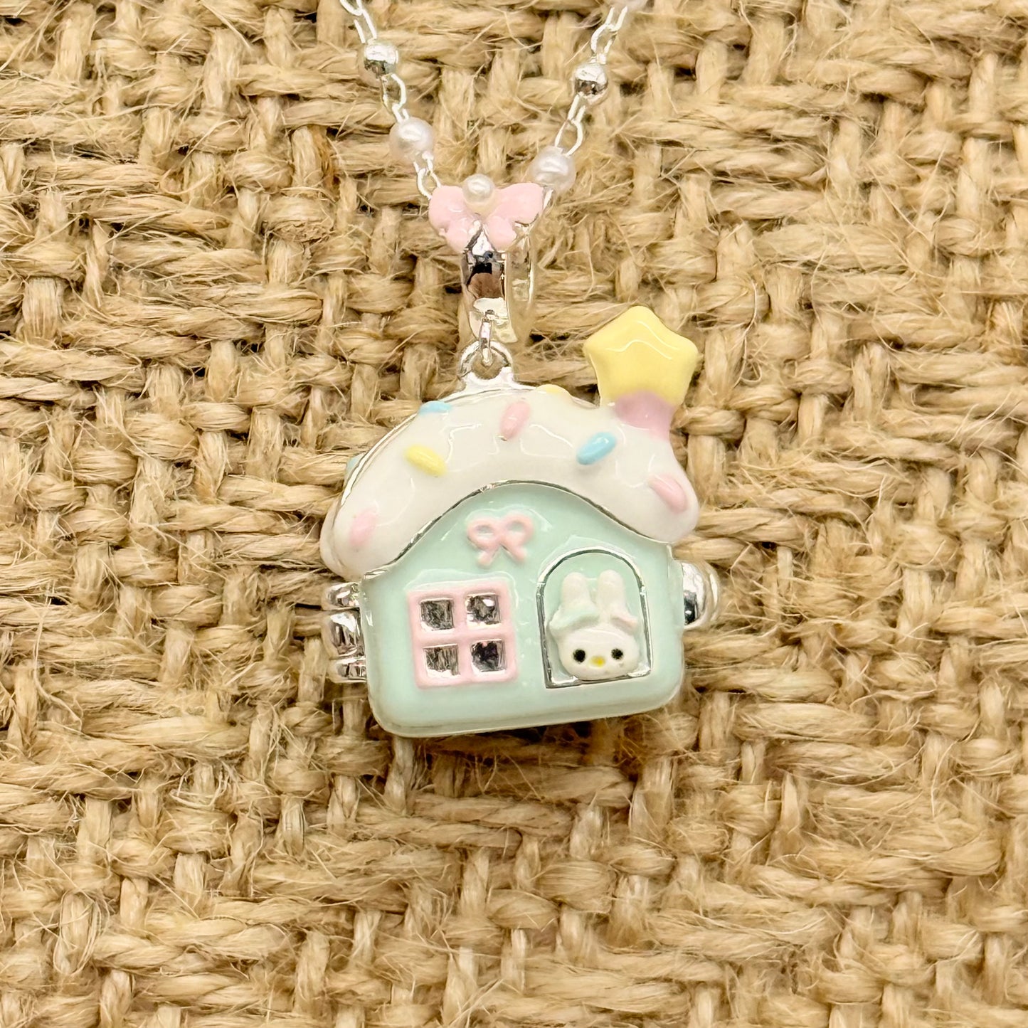 Collier Maison Chantilly – Mini Maison Magique